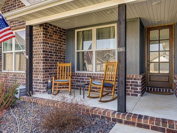 3rd image of 4858 S Aaron Avenue