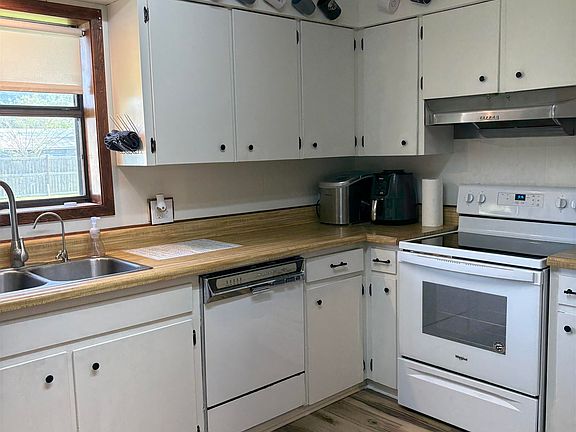 5th image of 1119 Caroline St