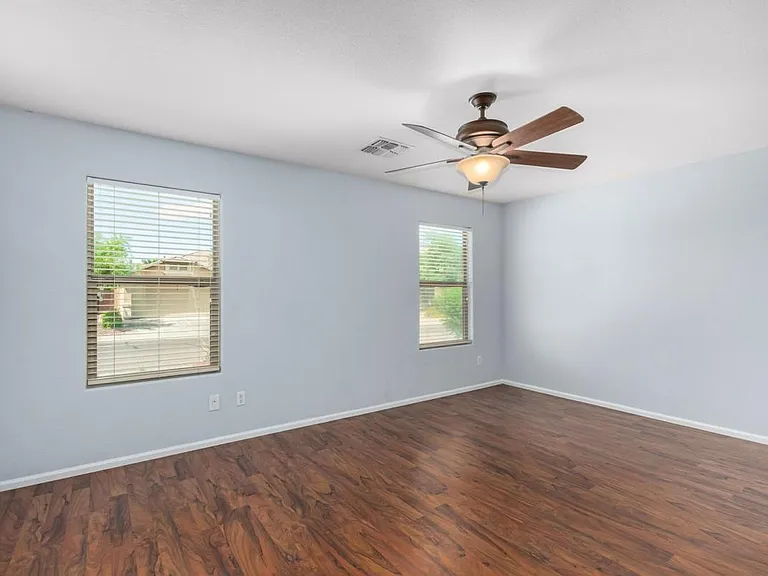 983 E Palomino Way — Photo 12