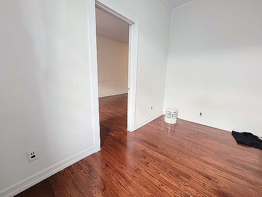 4th image of 18 E 105th St #55