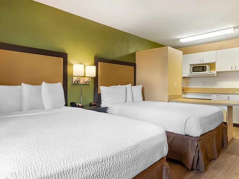 Studio Suite - 2 Full Beds