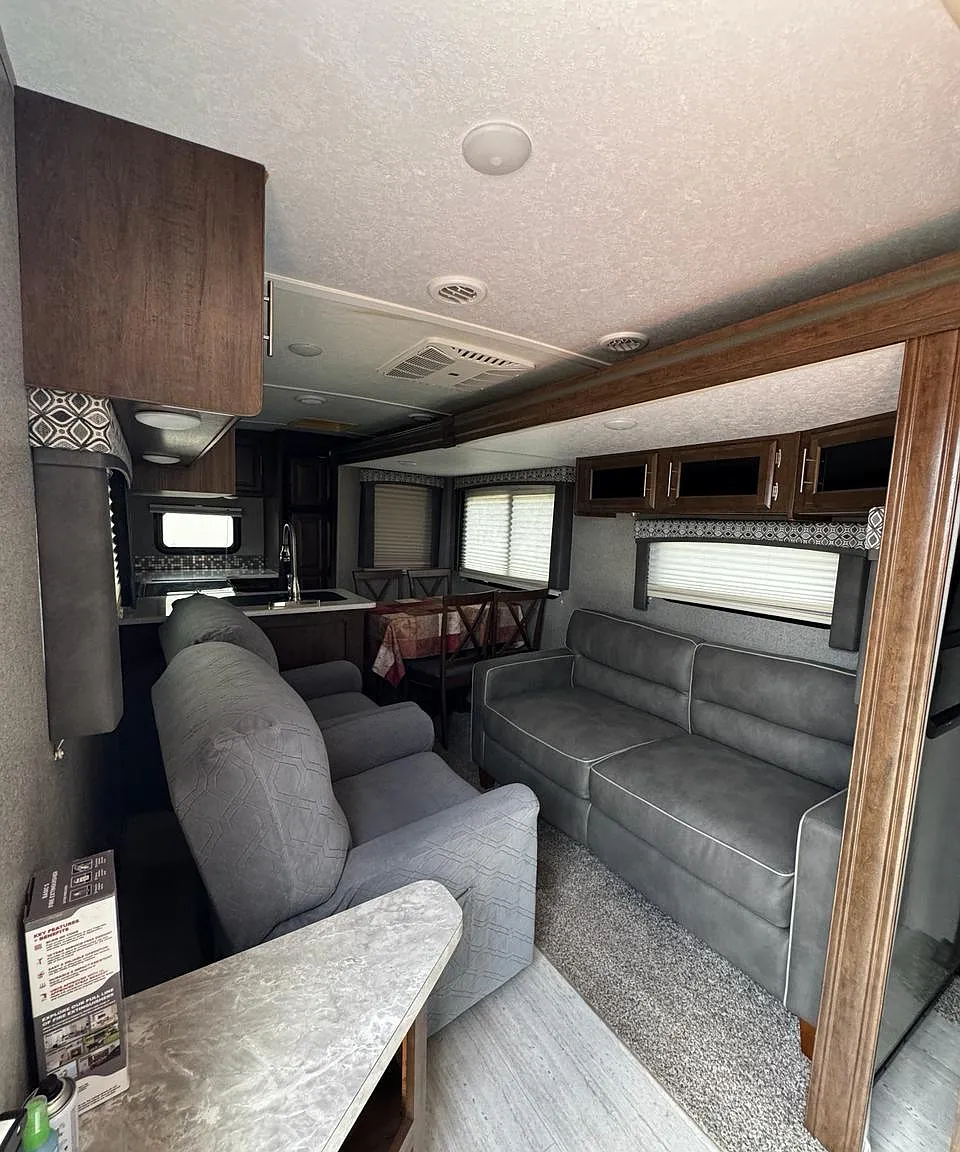 1 bed, 1.0 bath, 2025 sqft, $750 — Photo 4