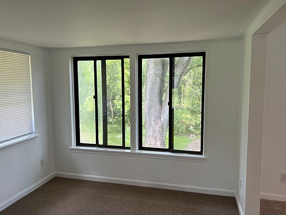 2nd image of 119 King James Cir