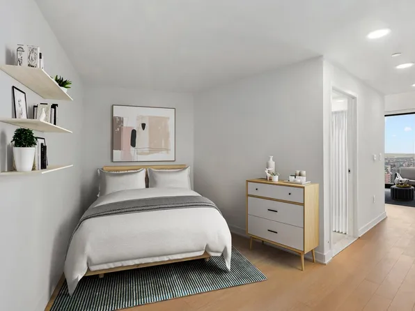 18 Sixth Avenue image 1 of 31