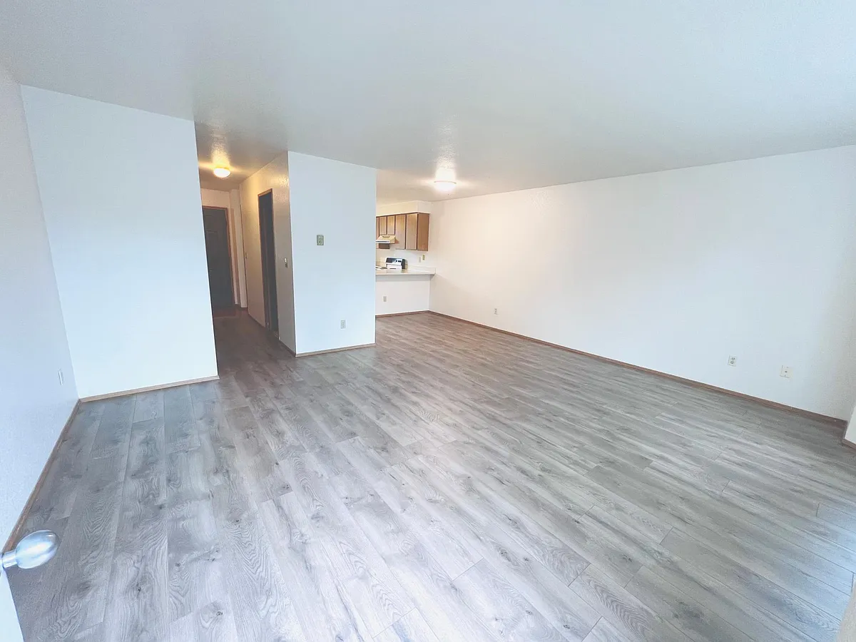 Building Photo - 1536 29th St SE #4