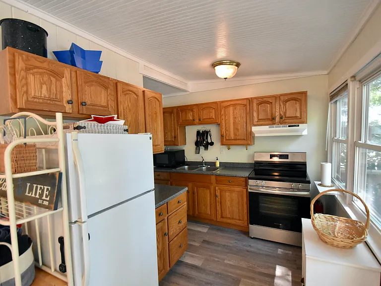 285 N Shore Rd — Photo 11