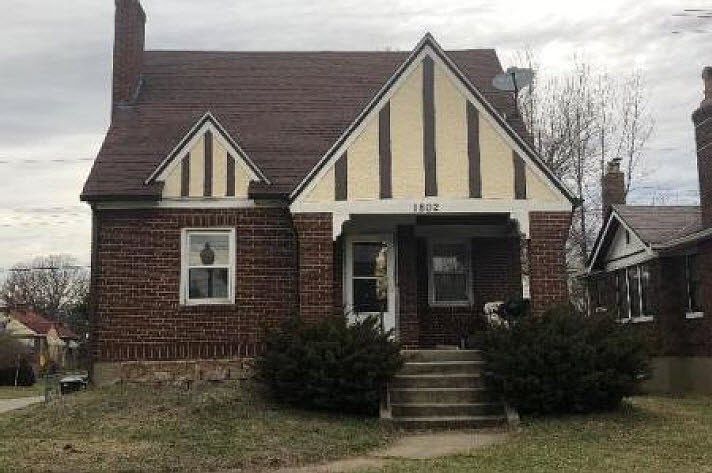 1st image of 1802 Garden Ln