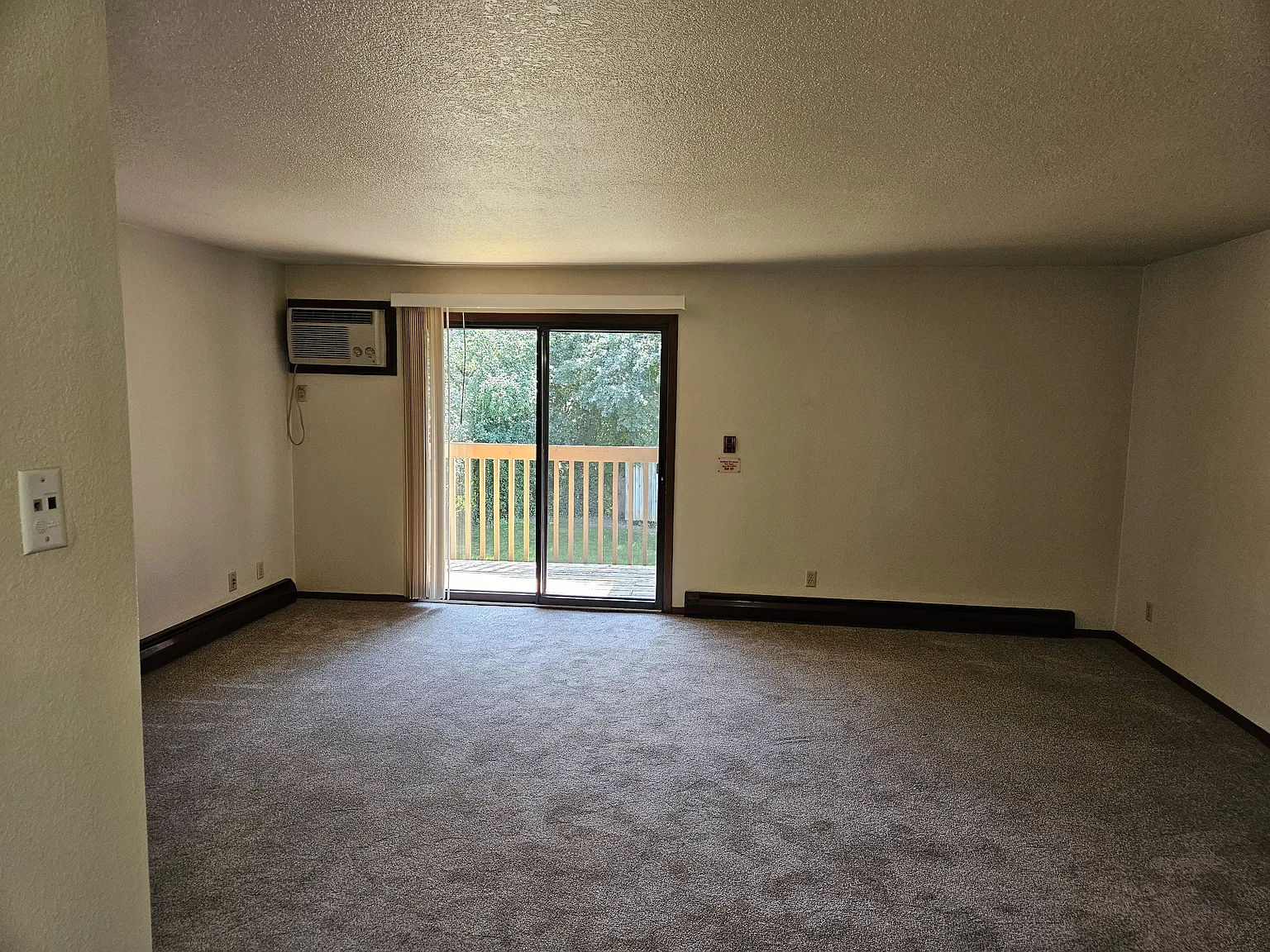 2 bed, 900 sqft, $925 — Photo 2