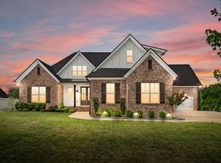 731 Farmington Dr, Lebanon, TN 37087