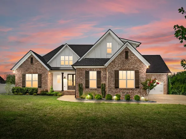 731 Farmington Dr, Lebanon, TN 37087