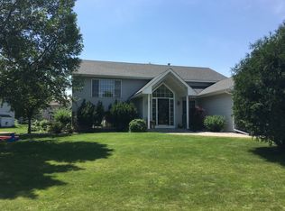1600 Niagara St, Waconia, MN 55387