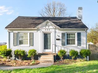 404 Christopher Pl, Louisville, KY 40214