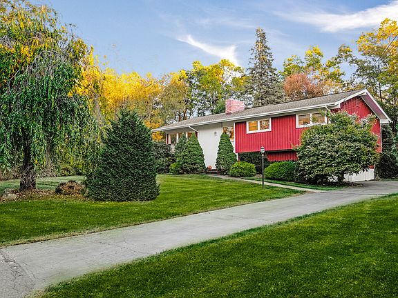 2nd image of 11 Long Meadow Dr
