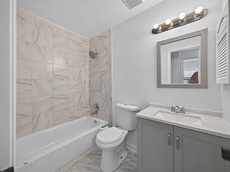 8 Worthington Ct — Photo 21