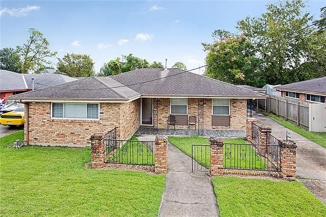 1st image of 4859 Camelot Dr