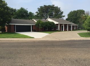 28 Village Dr, Canyon, TX 79015