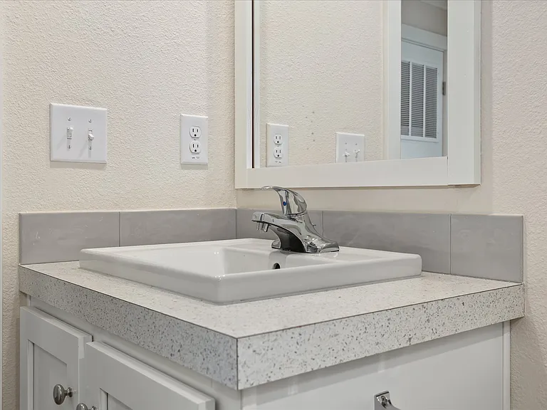 265 W 9th South Ew_265 Mountain #1 — Photo 16