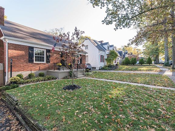5th image of 521 Woodbine Dr
