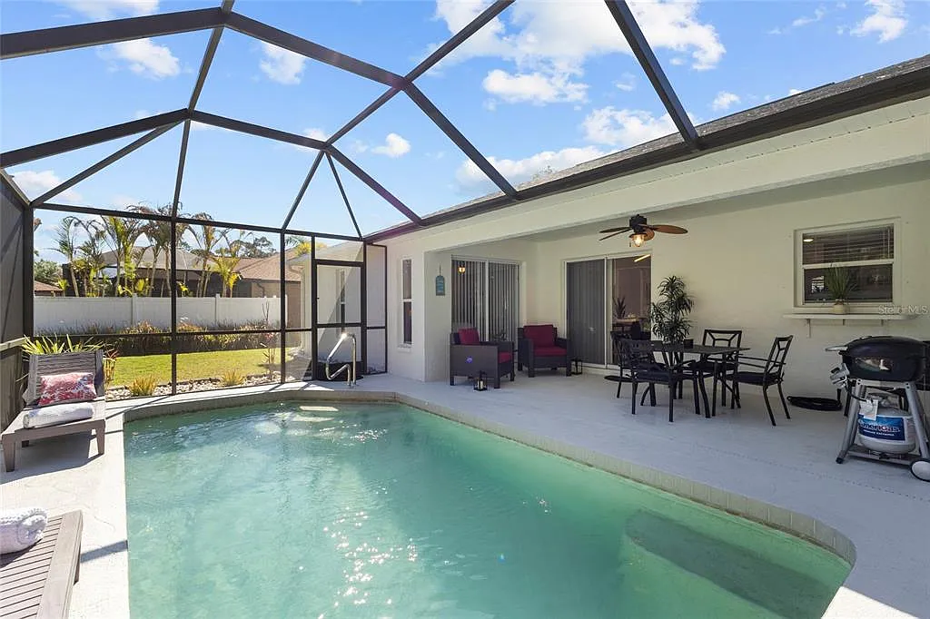 3 bed, 2.0 bath, 1226 sqft, $2,699 — Photo 4
