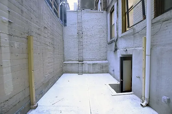 Rented by REAL New York | media 12