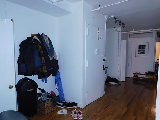 Rented by Voro, LLC | media 21