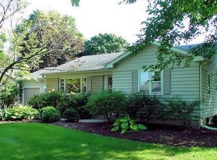 16 Central Ave, Aurora, IL 60506