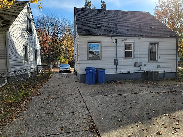 25298 Colgate St — Photo 7