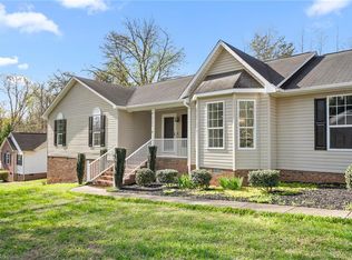 2506 Megan Dr, Ramseur, NC 27316