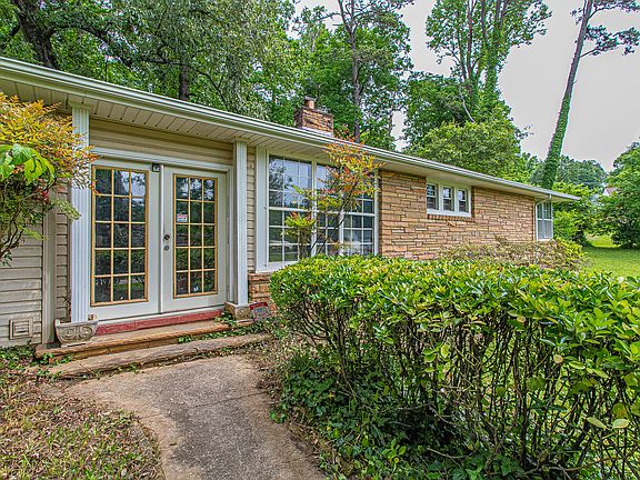 2nd image of 5005 Silva Dr