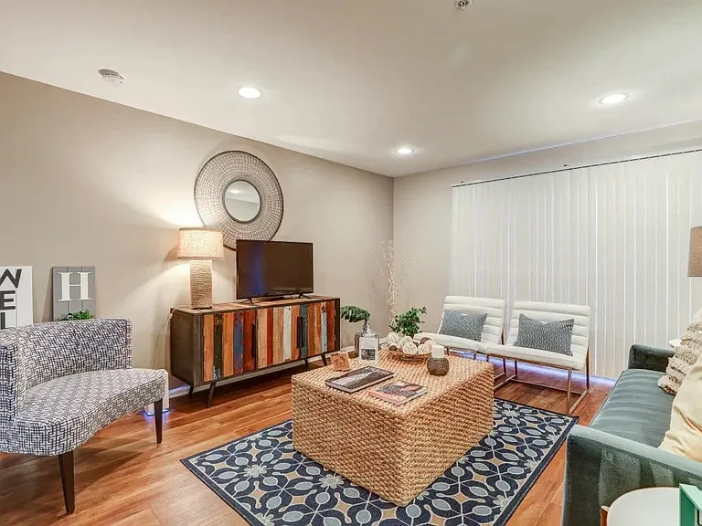 Villa Boutique Apartment Homes — Photo 14