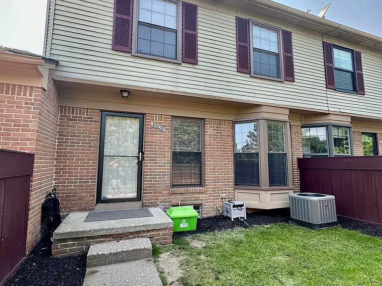 38829 Country Cir #75 — Photo 1