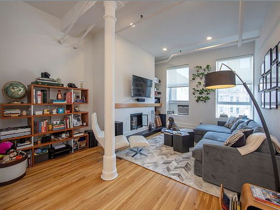 3rd image of 450 6th Ave #403