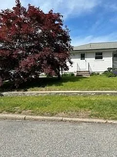 10 Holland St #2 — Photo 2
