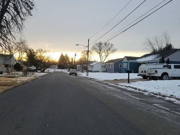 4th image of 124 Albemarle Ave