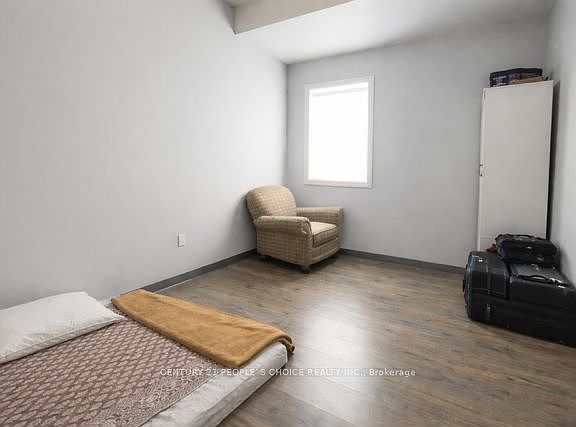 4th image of 273 Thompson Rd