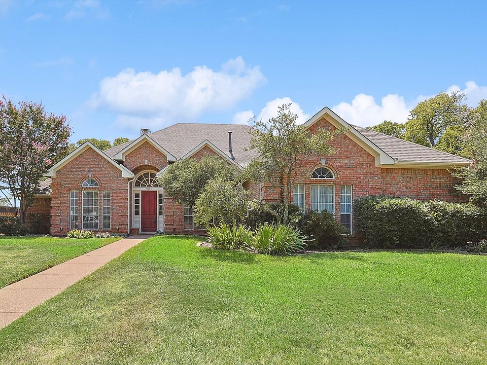 1st image of 901 Hardage Ln