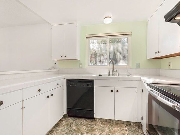 3rd image of 1040 San Marino Dr