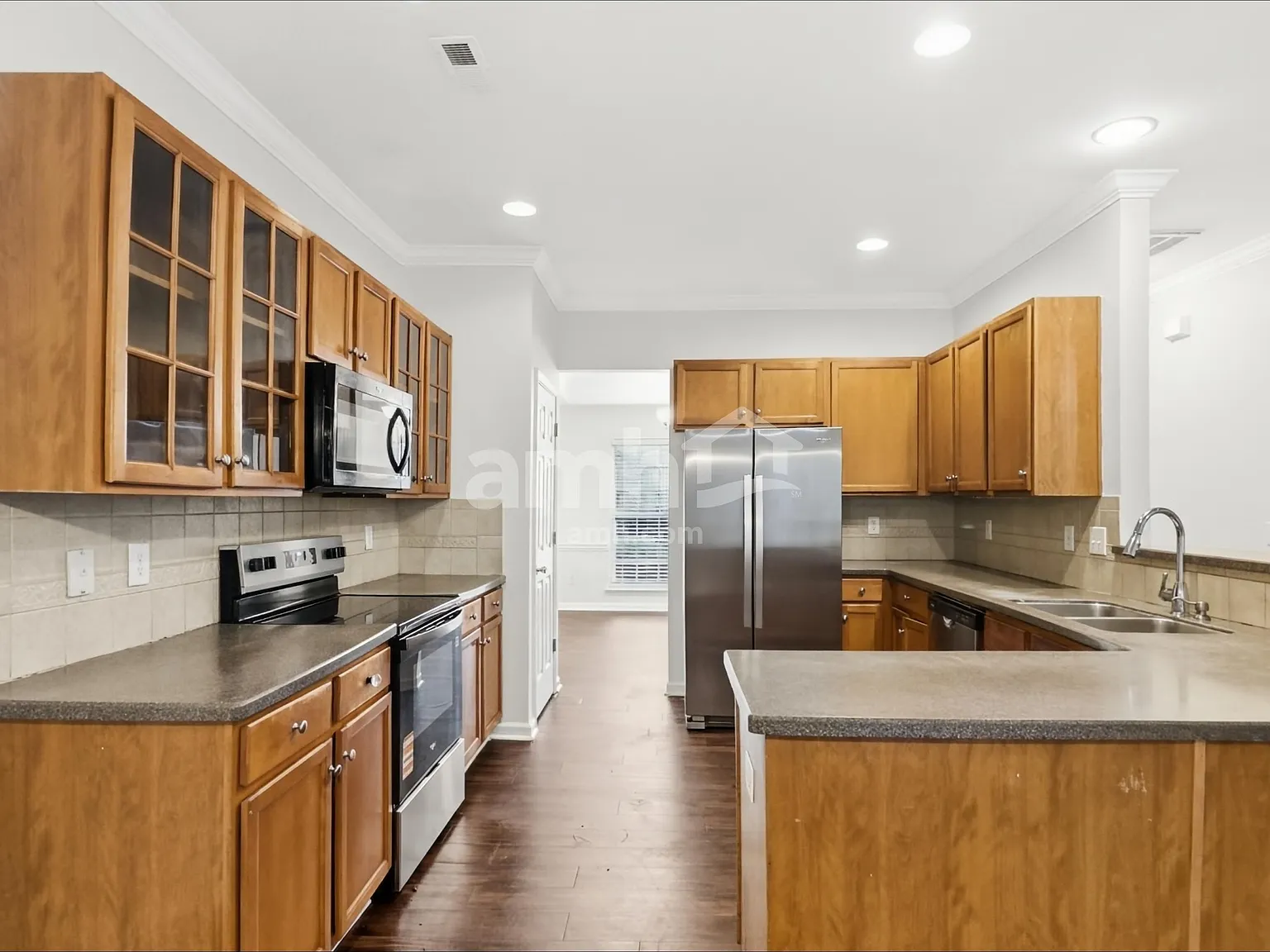 4 bed, 2.5 bath, 2746 sqft, $2,615 — Photo 4