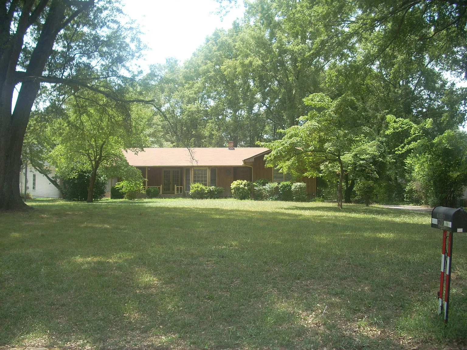 538 W Main St photo 1