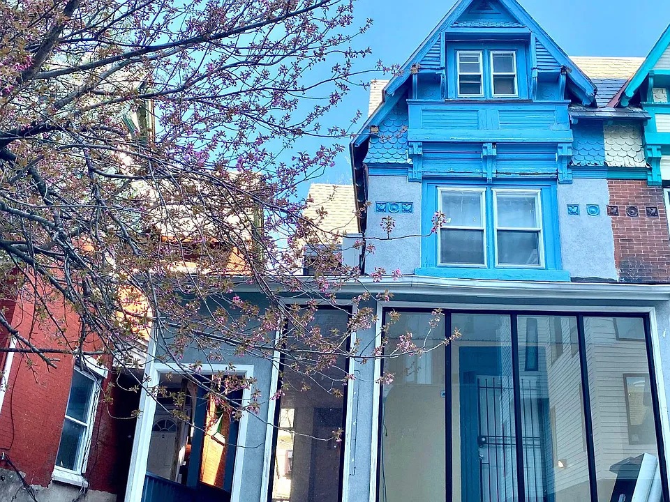 3215 Summer St