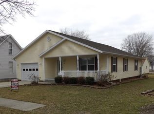 105 S Saint John St, Assumption, IL 62510