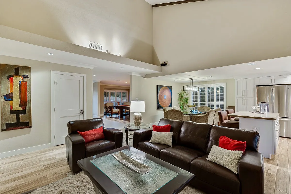 Barnard Dr, Las Vegas — Photo 2