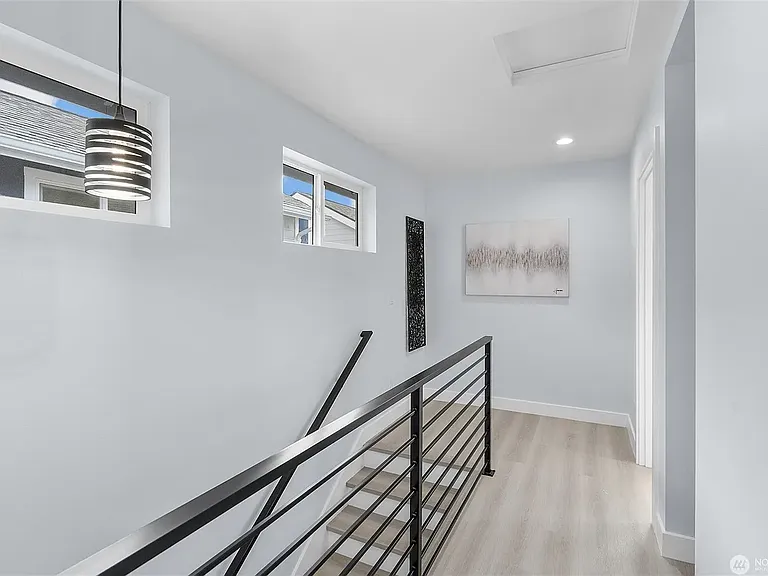 1051 S Thistle St #B — Photo 8