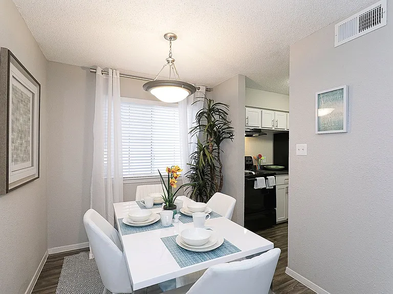 City Crest Apartments — Photo 86
