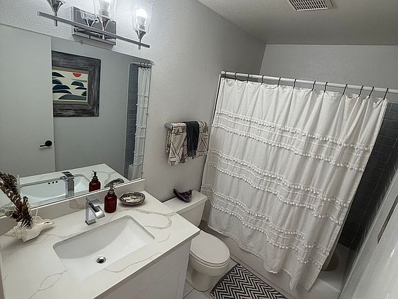 3rd image of 1511 Dana Way