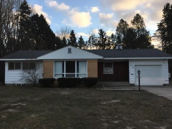 1275 Wagner Ave, Muskegon, MI 49445