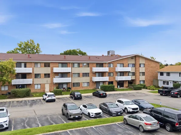 2000 Bayside Dr Unit 114, Palatine, IL 60074