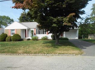 35 Roseview Dr, Cranston, RI 02920