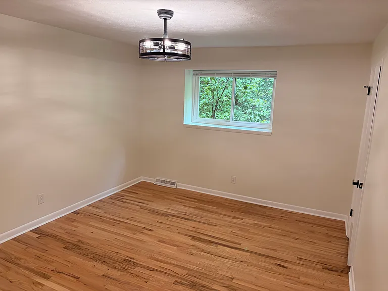 1884 Willoway Cir S — Photo 9