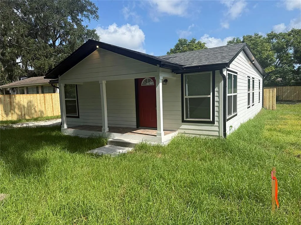 3 bed, 2.0 bath, 1196 sqft, $2,175 — Photo 4